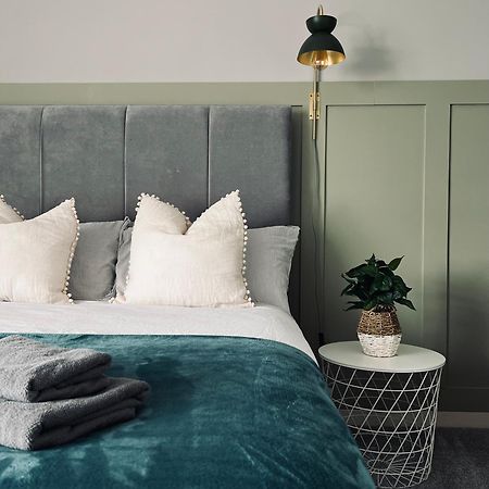 오반 Modern 2-Bed Flat In Town Centre 아파트 외부 사진