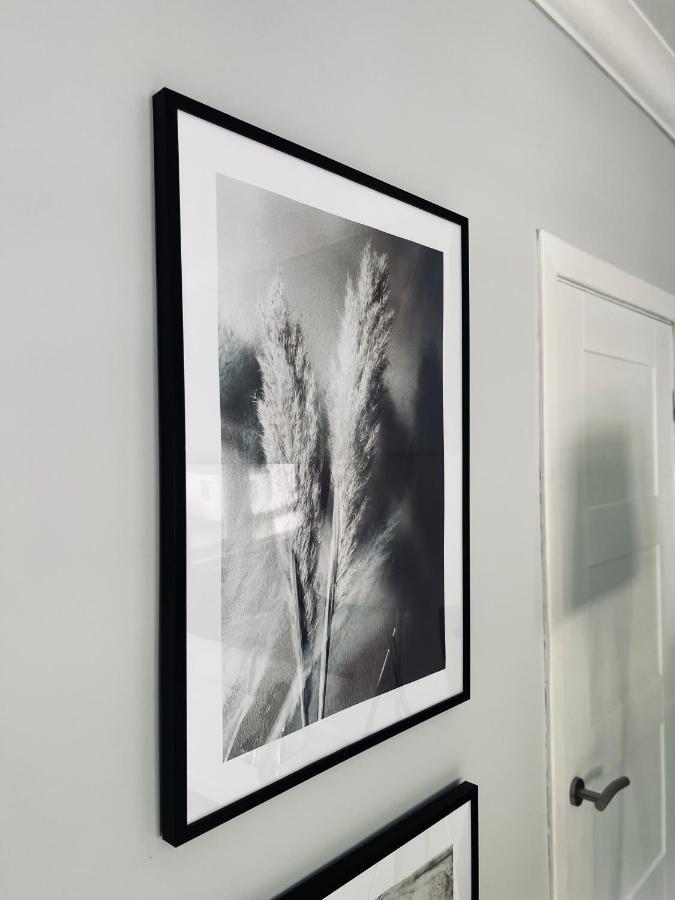 오반 Modern 2-Bed Flat In Town Centre 아파트 외부 사진