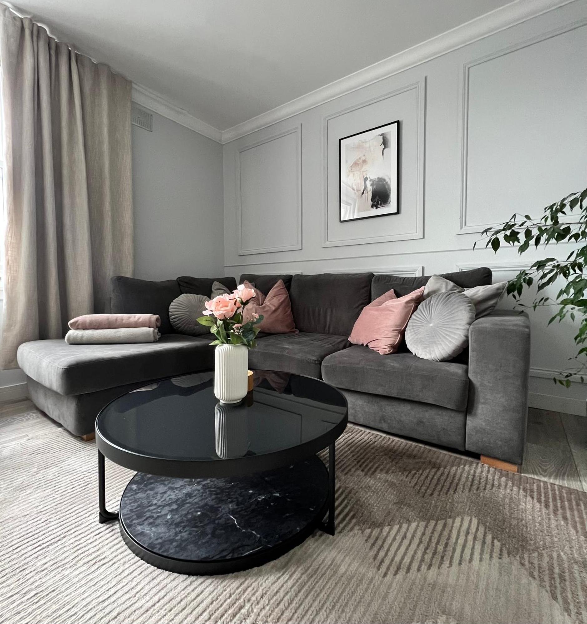 오반 Modern 2-Bed Flat In Town Centre 아파트 외부 사진