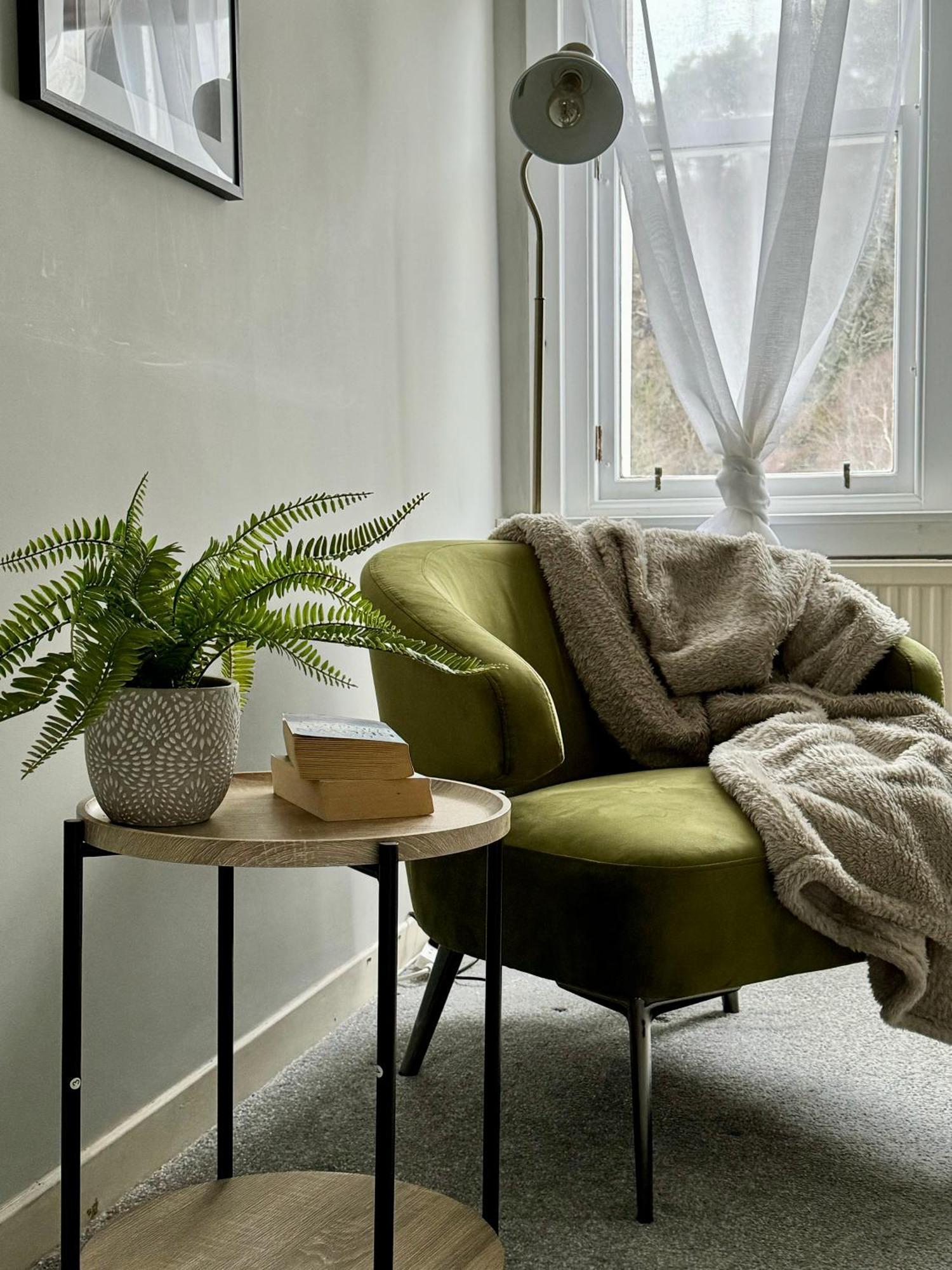오반 Modern 2-Bed Flat In Town Centre 아파트 외부 사진